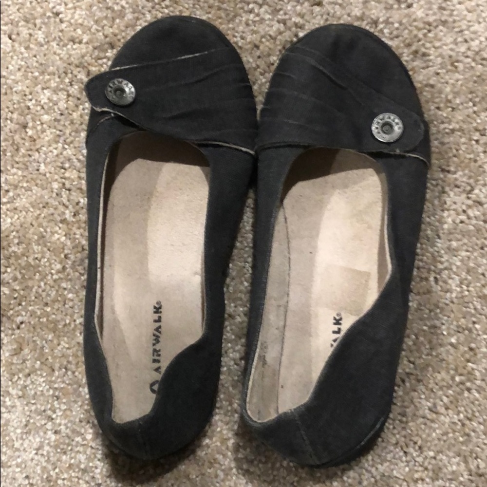Airwalk flats